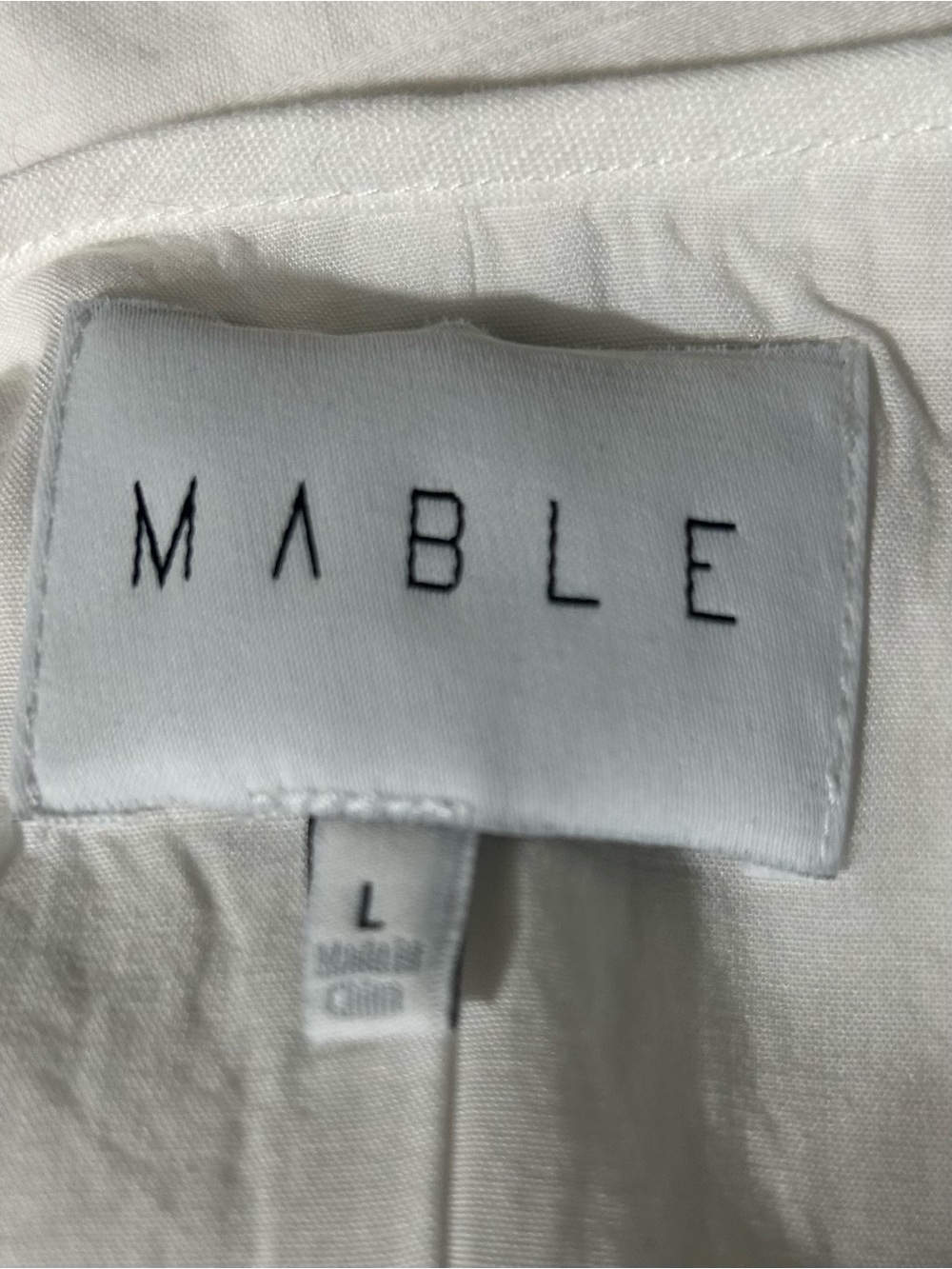 MABLE White Embroidered
Puff Sleeve
Romper Size L - Picture 2 of 9